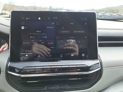 Certified 2022 Jeep Compass Limited AWD/4WD image 16