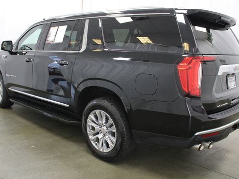 Used 2022 GMC Yukon XL Denali AWD/4WD image 7