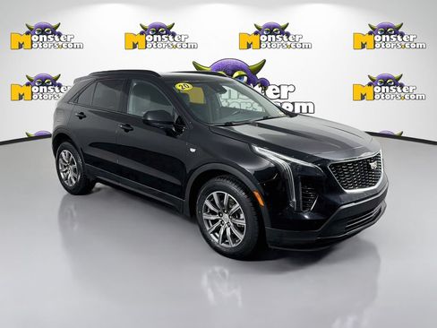 Used 2020 Cadillac XT4 Sport w/ Trailering Package AWD/4WD image 3