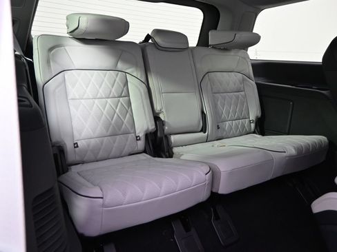 New 2026 Lincoln Navigator Black Label AWD/4WD image 18
