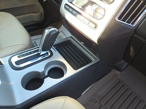 Used 2010 Ford Edge Limited image 35