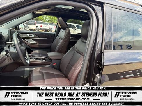 Used 2025 Ford Explorer Platinum AWD/4WD image 15