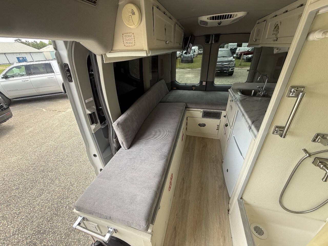 Used 2019 Ford Transit 350 XLT RWD image 5
