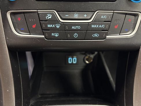 Used 2020 Ford Fusion SEL image 30