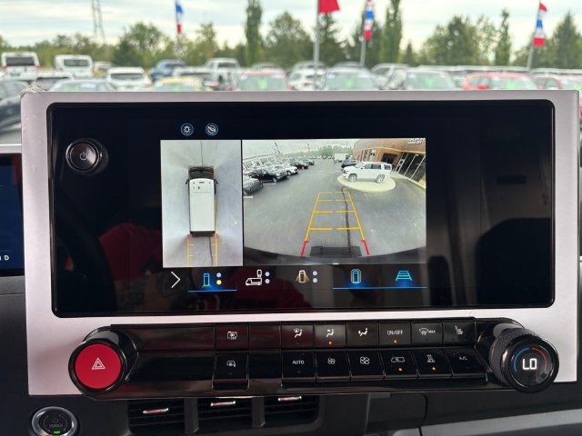 Used 2024 Chevrolet Brightdrop 400 w/ Commercial Equipment Package AWD/4WD image 23
