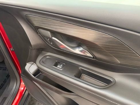 Used 2024 GMC Terrain SLE image 19