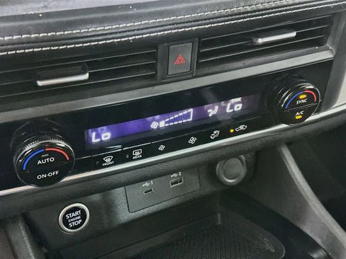 Used 2023 Nissan Rogue SV FWD image 23