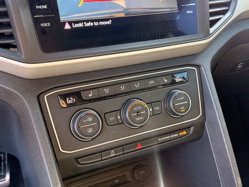 Used 2021 Volkswagen Atlas Cross Sport SE image 21