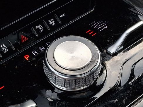 Used 2022 Jeep Wagoneer Series III w/ Premium Group I image 16