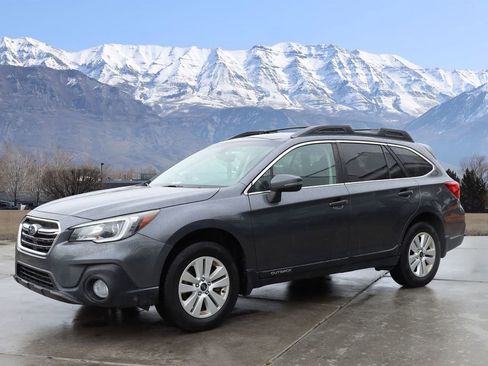 Used 2018 Subaru Outback 2.5i Premium AWD/4WD image 2