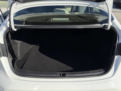 Used 2020 Toyota Corolla LE image 21