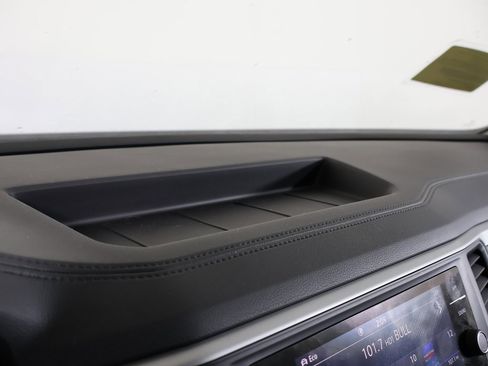 Used 2021 Volkswagen Atlas SE w/ Panoramic Sunroof Package image 35