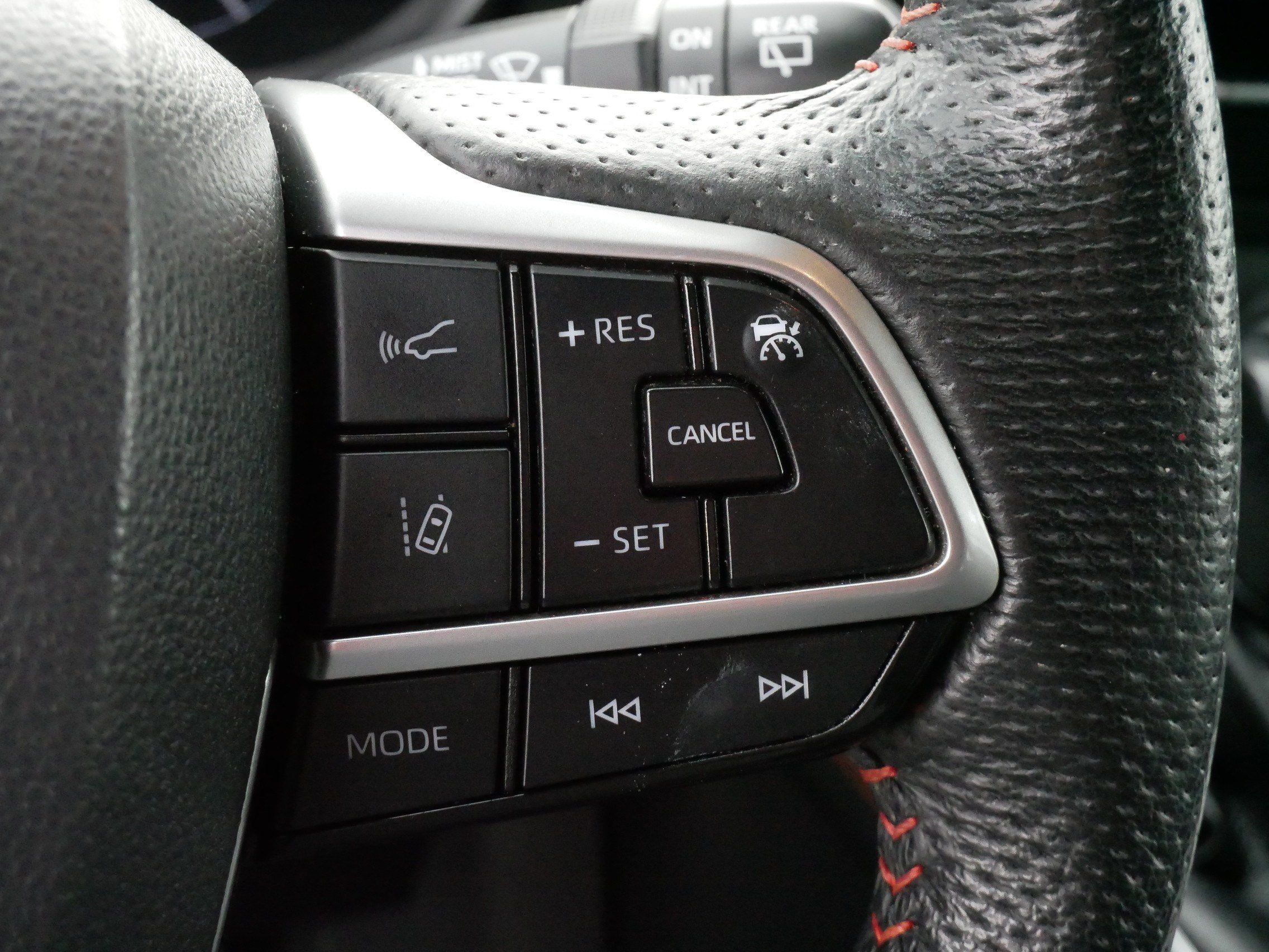 Certified 2022 Toyota Sienna XSE FWD image 25