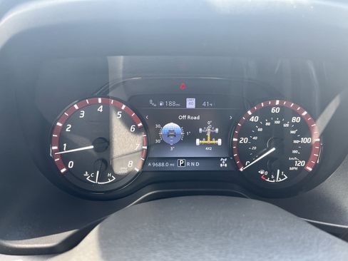 Used 2024 Nissan Titan PRO-4X w/ Pro-4x Convenience Package AWD/4WD image 20