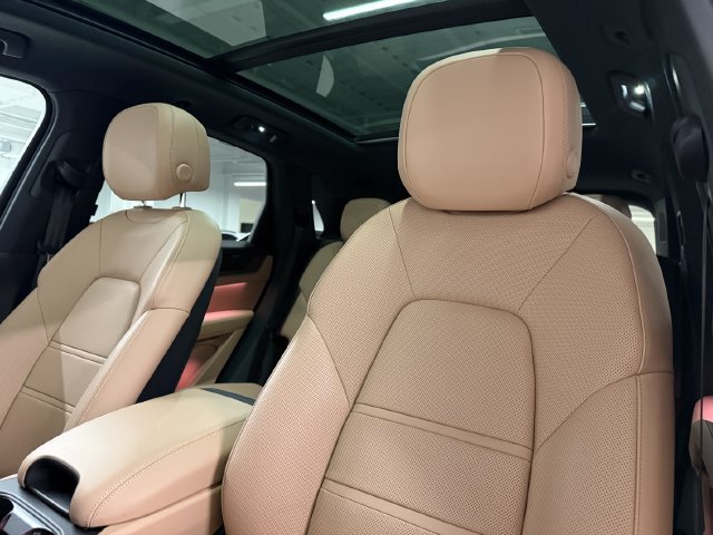 Certified 2026 Porsche Cayenne E-Hybrid AWD/4WD image 29