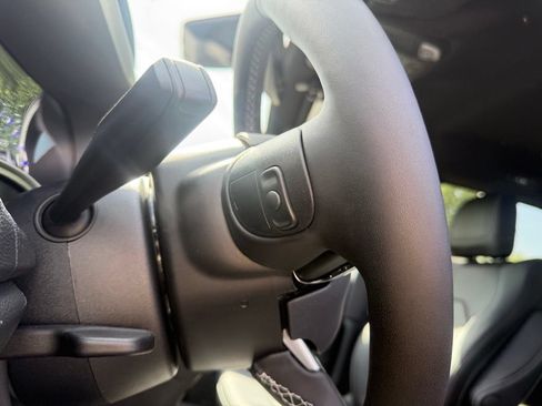 New 2027 Chrysler Pacifica Select w/ Family Tech Group FWD image 19