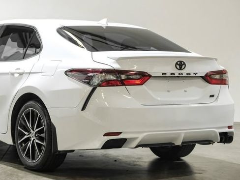 Used 2023 Toyota Camry SE FWD image 16