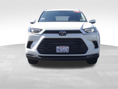 Certified 2024 Toyota Grand Highlander XLE image 9