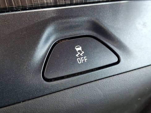 Used 2017 Chevrolet Impala LT FWD image 23