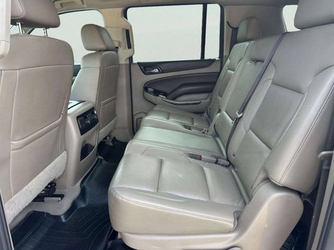 Used 2019 Chevrolet Suburban LT AWD/4WD image 37