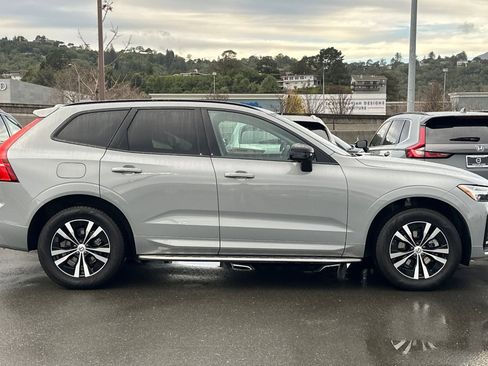 Used 2024 Volvo XC60 B5 Core image 8