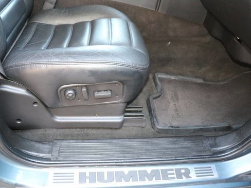 Used 2005 HUMMER H2 w/ Preferred Equipment Group image 39