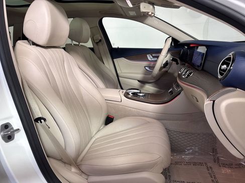 Used 2020 Mercedes-Benz E 450 4MATIC Wagon w/ Premium Package image 12