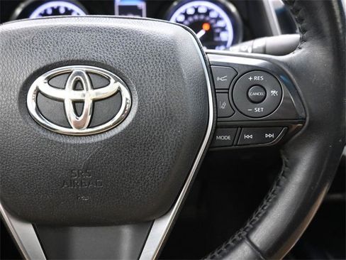 Used 2018 Toyota Camry L image 28