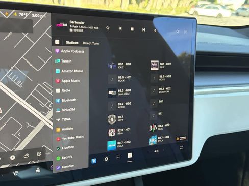 Used 2023 Tesla Model S Plaid image 18