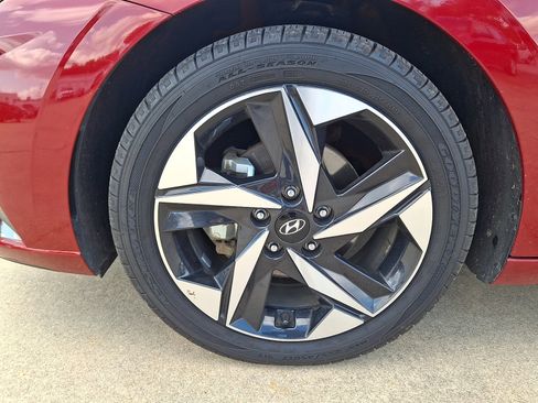 Certified 2023 Hyundai Elantra Limited image 28