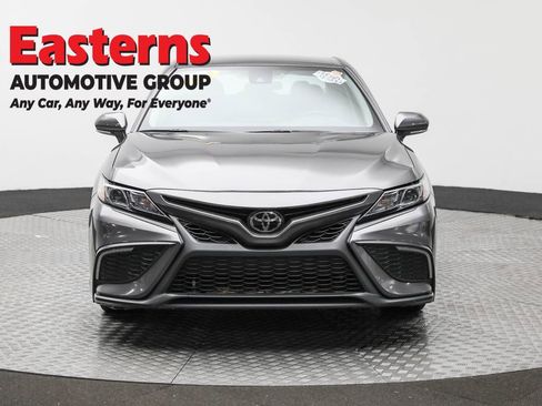 Used 2024 Toyota Camry SE image 2