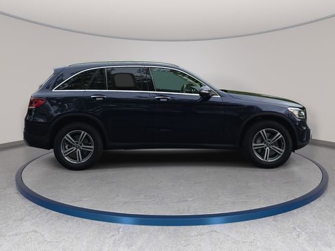 Used 2022 Mercedes-Benz GLC 300 image 4