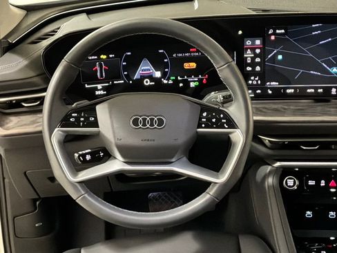 Certified 2025 Audi Q5 Premium w/ Convenience Package image 13