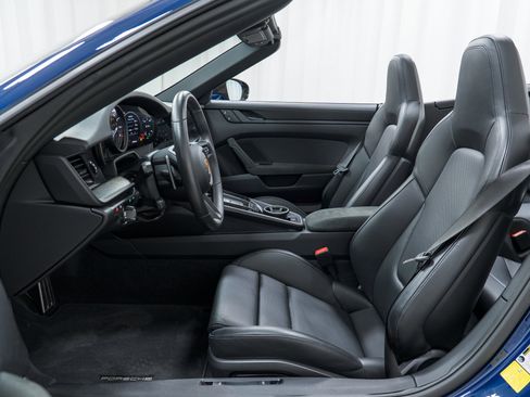 Certified 2022 Porsche 911 Carrera 4 GTS image 17