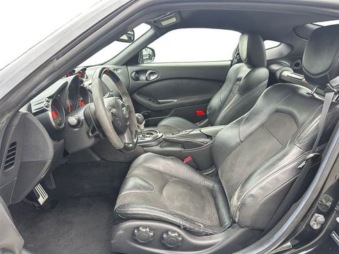 Used 2015 Nissan 370Z NISMO image 9