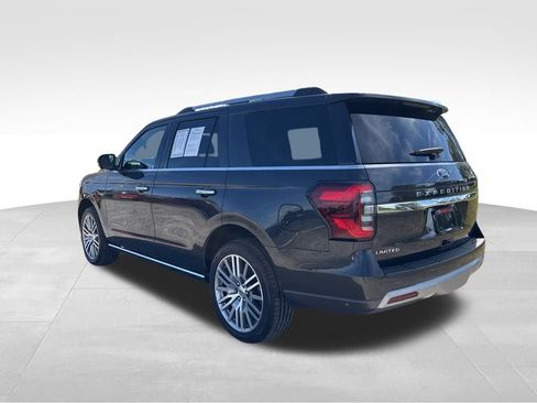 Used 2022 Ford Expedition Limited image 3