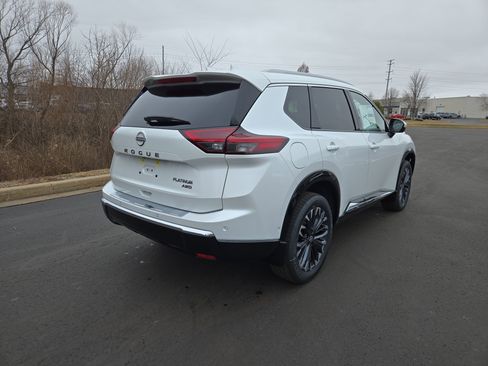 New 2026 Nissan Rogue Platinum w/ Tech Package image 3