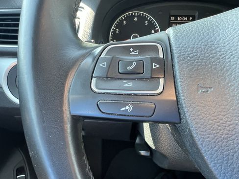 Used 2013 Volkswagen Passat 2.5 SE FWD image 19