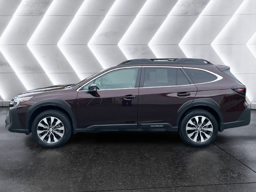 Used 2024 Subaru Outback Limited AWD/4WD image 3