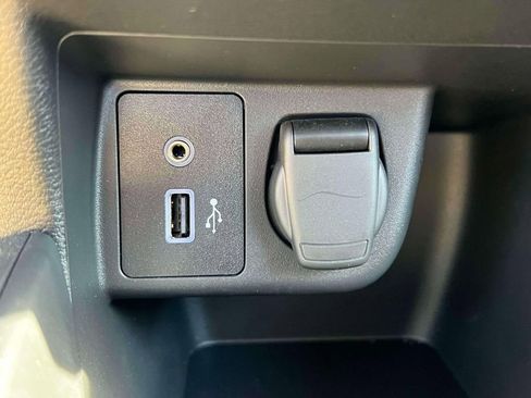 Certified 2025 Nissan Versa S image 29