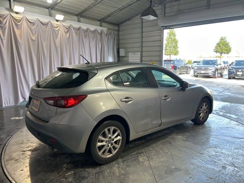 Used 2015 MAZDA MAZDA3 i Touring image 8