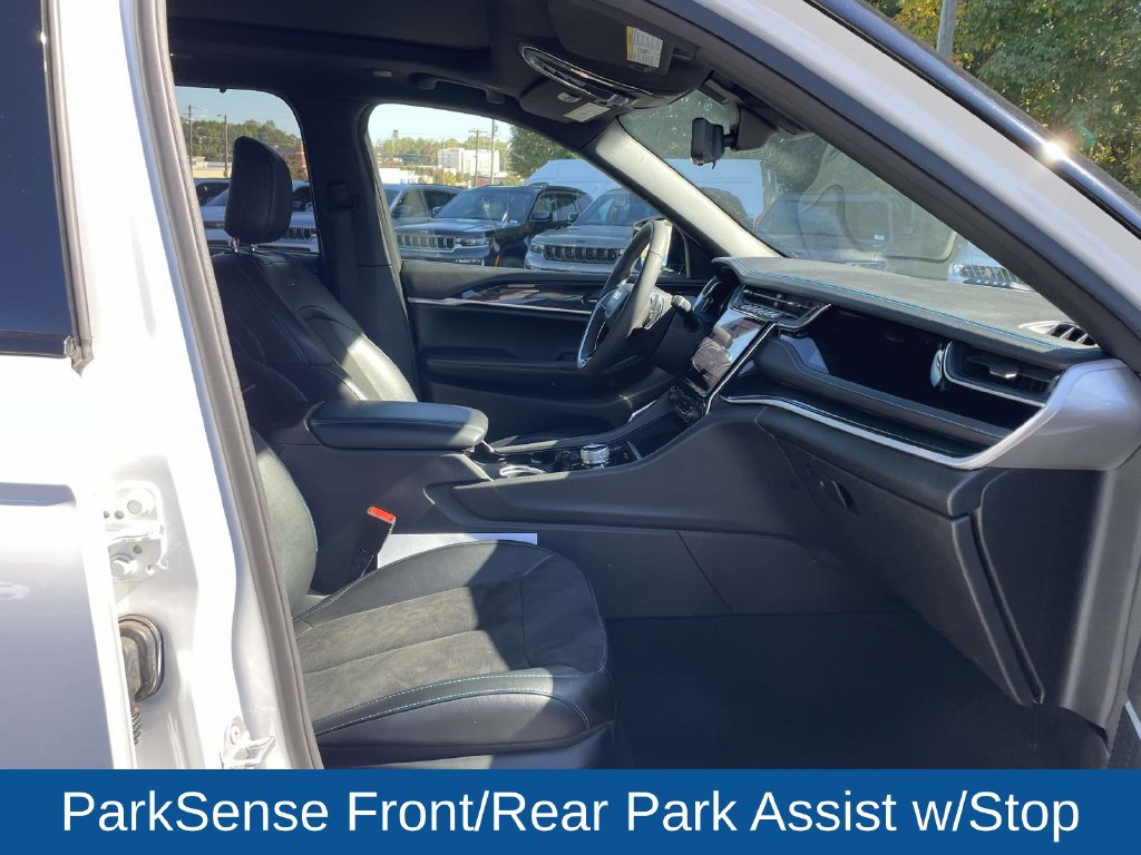 Certified 2023 Jeep Grand Cherokee Trailhawk w/ Advanced Protech Group II AWD/4WD image 17