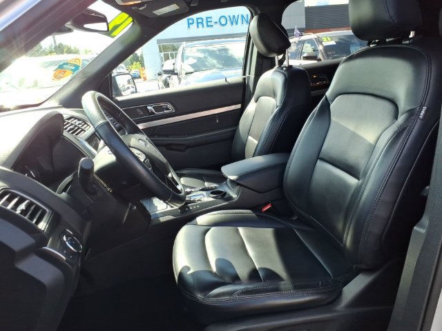 Certified 2019 Ford Explorer XLT w/ Equipment Group 202A FWD image 17