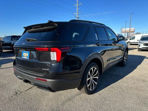 New 2026 Ford Explorer ST-Line AWD/4WD image 3