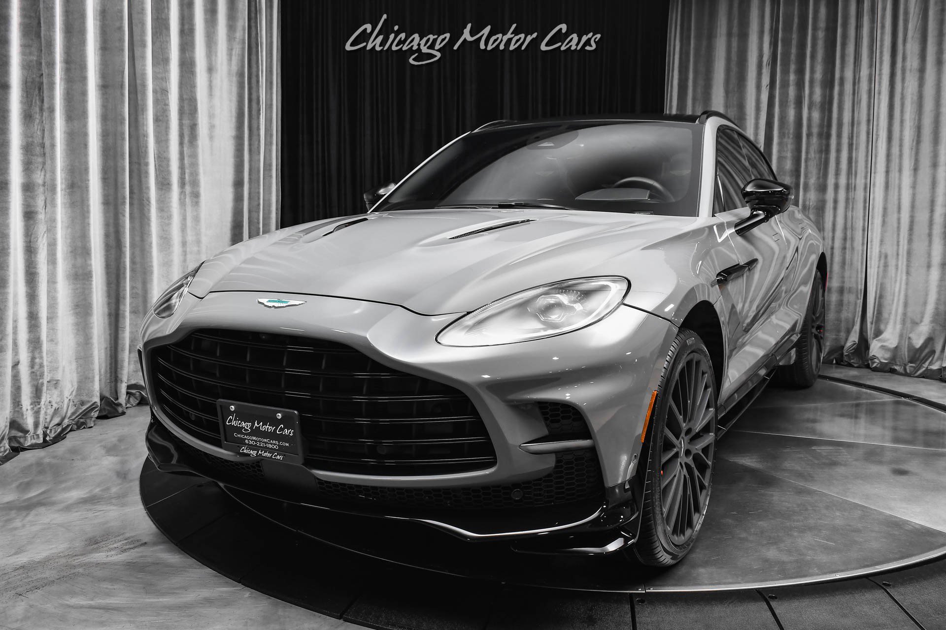 Used 2025 Aston Martin DBX 707 AWD/4WD image 2
