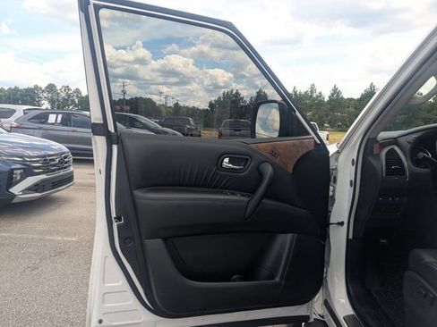 Used 2024 Nissan Armada SL w/ Captain's Chairs Package AWD/4WD image 15