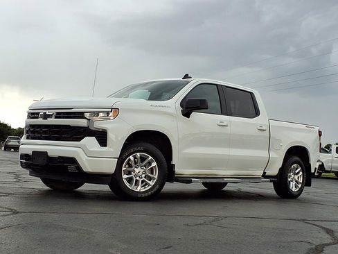 Used 2023 Chevrolet Silverado 1500 RST w/ Convenience Package II AWD/4WD image 2