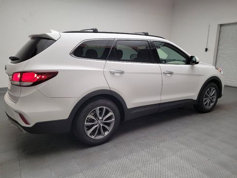 Used 2017 Hyundai Santa Fe SE image 10