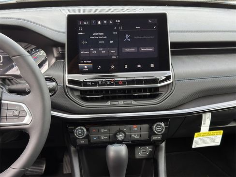 New 2026 Jeep Compass Latitude image 14