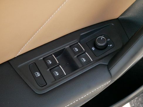 Certified 2024 Volkswagen Tiguan SE R-Line w/ MDO Package, Two-Row AWD/4WD image 19